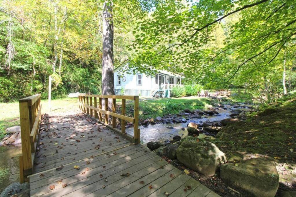 فيلا مدينة كليرمونتفي Creekside 1920'S Farmhouse المظهر الخارجي الصورة