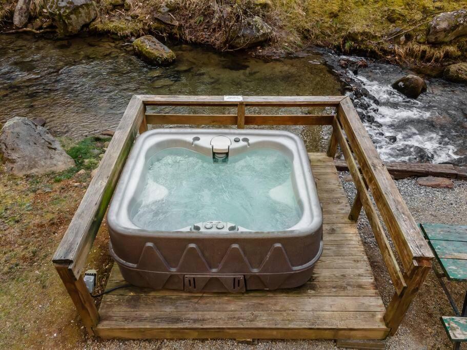 فيلا مدينة كليرمونتفي Creekside 1920'S Farmhouse المظهر الخارجي الصورة